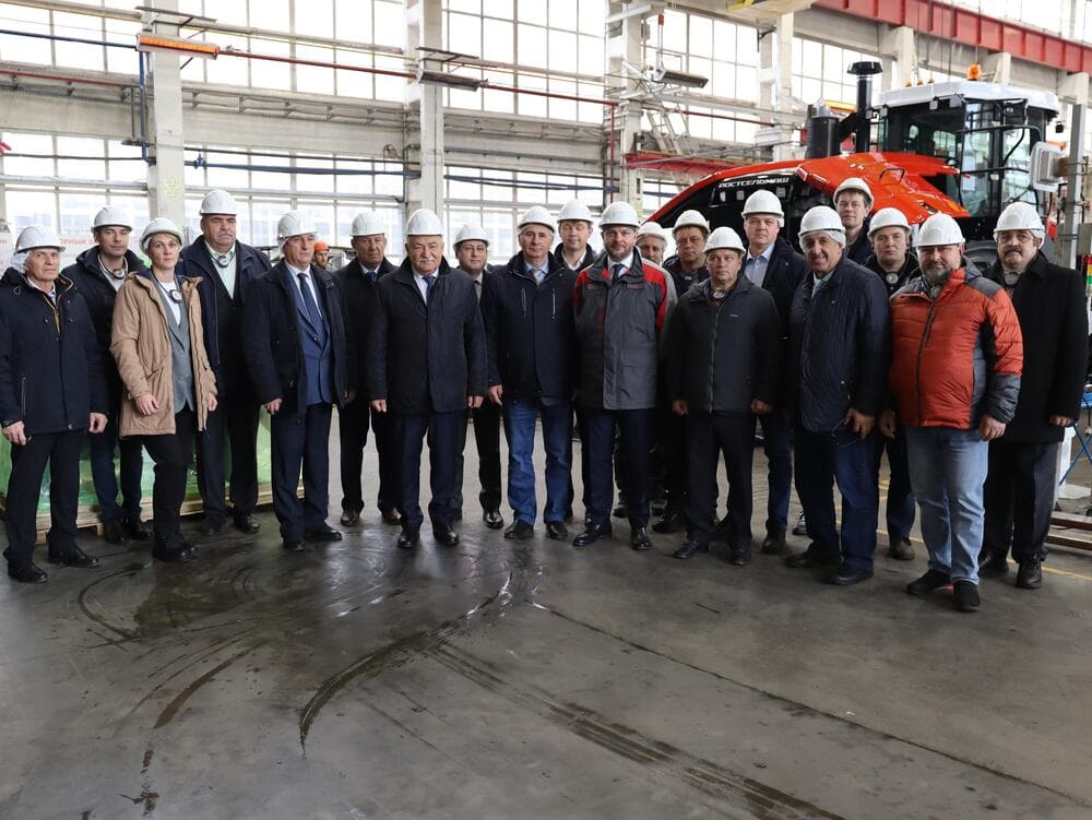По приглашению Ростсельмаш с двухдневным рабочим визитом компанию посетили директора и ведущие специалисты всех машиноиспытательных станций страны.